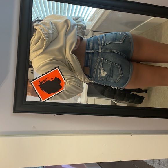 American Eagle”best level stretch “ Jean shorts - Picture 2 of 4